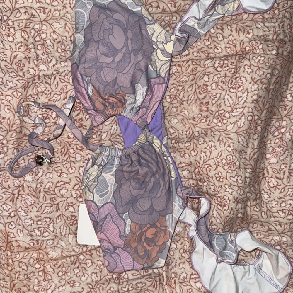 Floral Ruffle Bikini Top - Picture 2 of 7